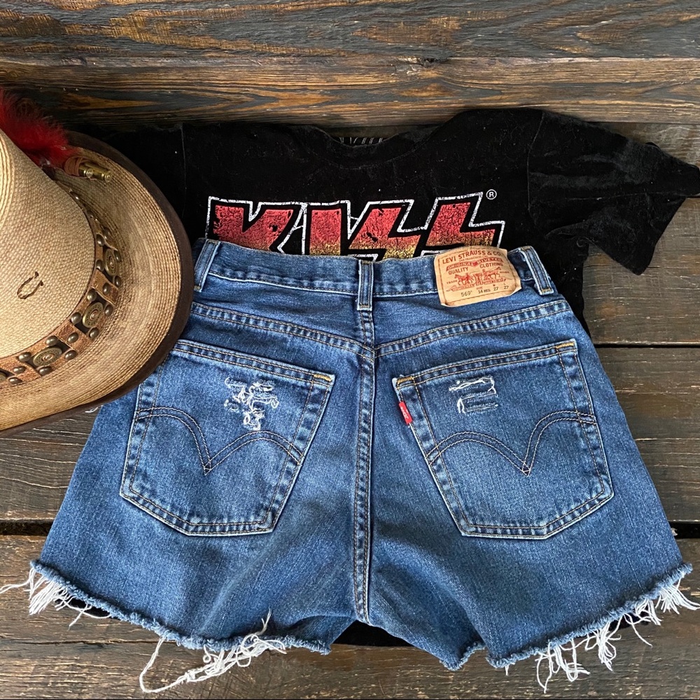 VINTAGE LEVIS DENIM CUT OFF SHORTS DARK WASH SZ 25